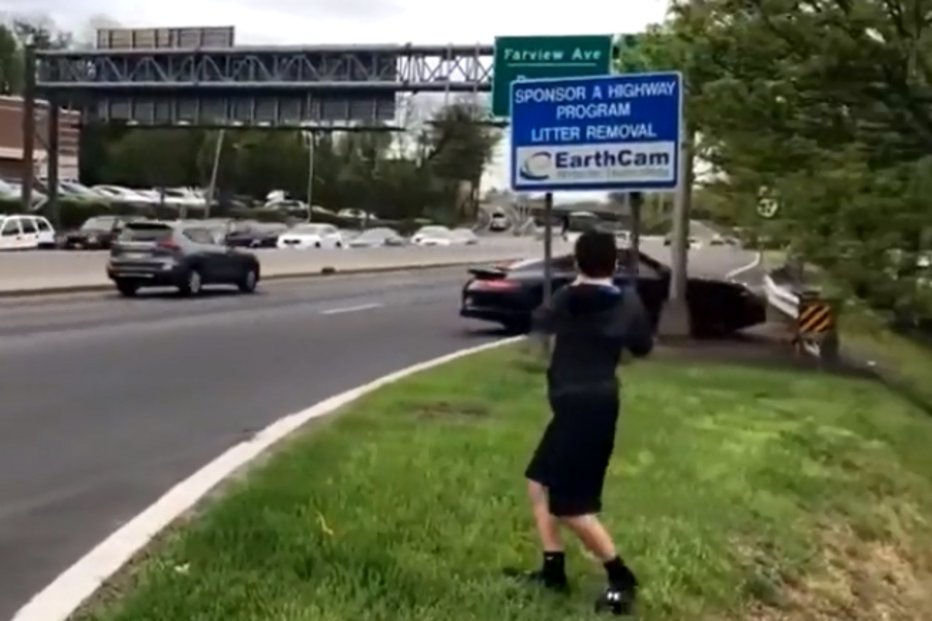 Diversas pessoas filmaram e partilharam o acidente