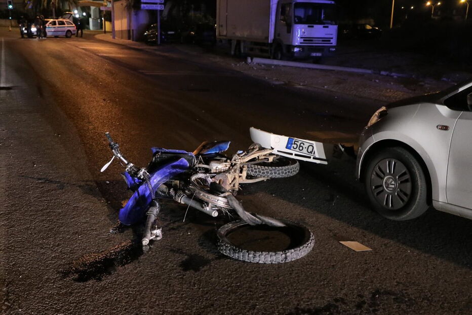Acidente de mota em Albufeira