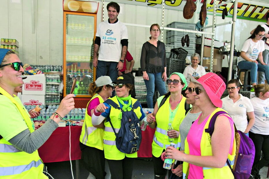 Peregrinos a caminho de Fátima