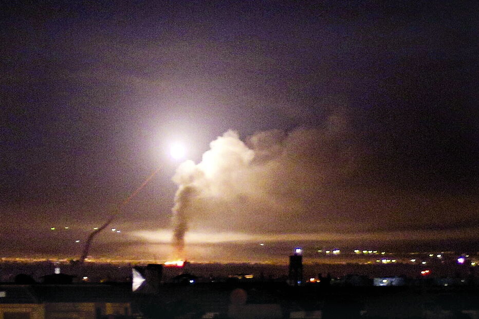 Israel atacou alvos iranianos na Síria