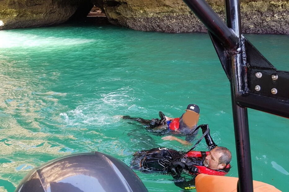 Turistas resgatados de gruta em Lagoa