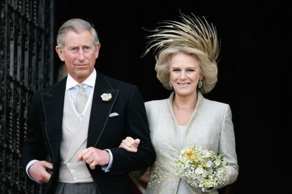 Casamento polémico entre o príncipe Carlos e a amante de longa data, Camilla Parker Bowles
