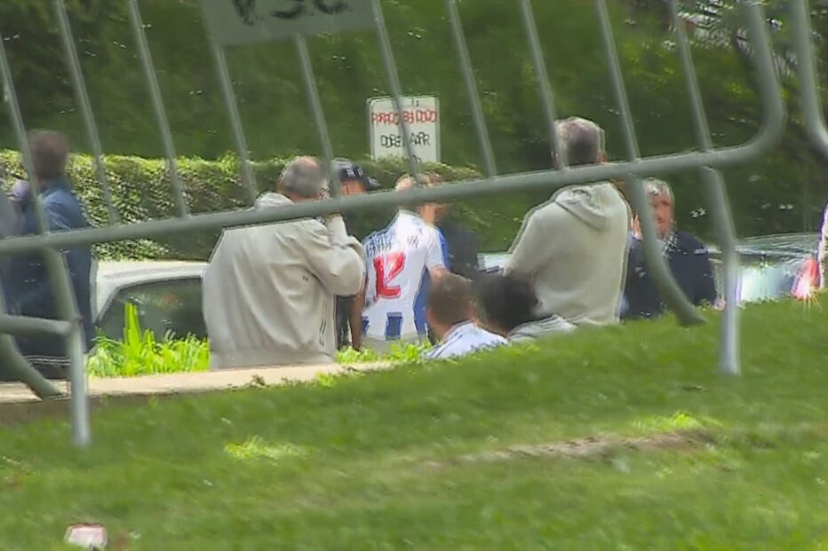 Adepto do FC Porto agredido por vários adeptos do Vitória de Guimarães