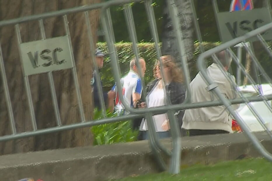 Adepto do FC Porto agredido por vários adeptos do Vitória de Guimarães