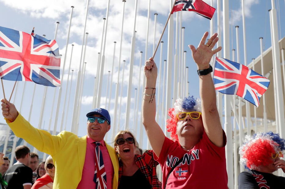 Fãs fazem a festa da Eurovisão junto ao Altice Arena