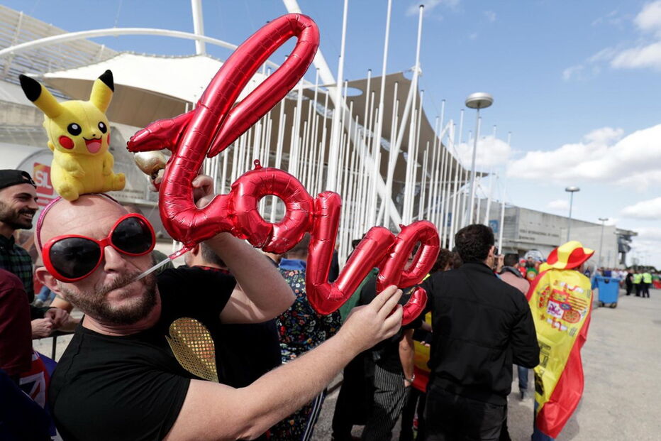 Fãs fazem a festa da Eurovisão junto ao Altice Arena