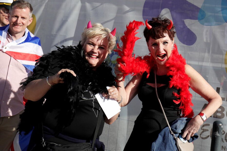 Fãs fazem a festa da Eurovisão junto ao Altice Arena