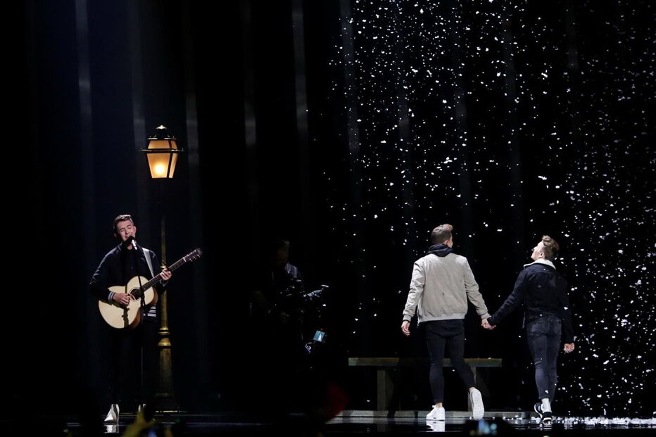 Ryan O'Shaughnessy, com 