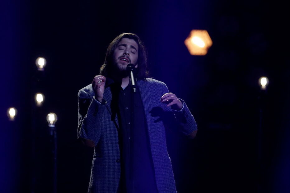 Salvador Sobral canta 