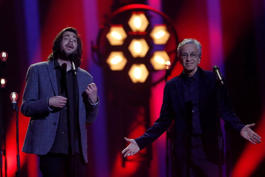 Salvador Sobral canta 