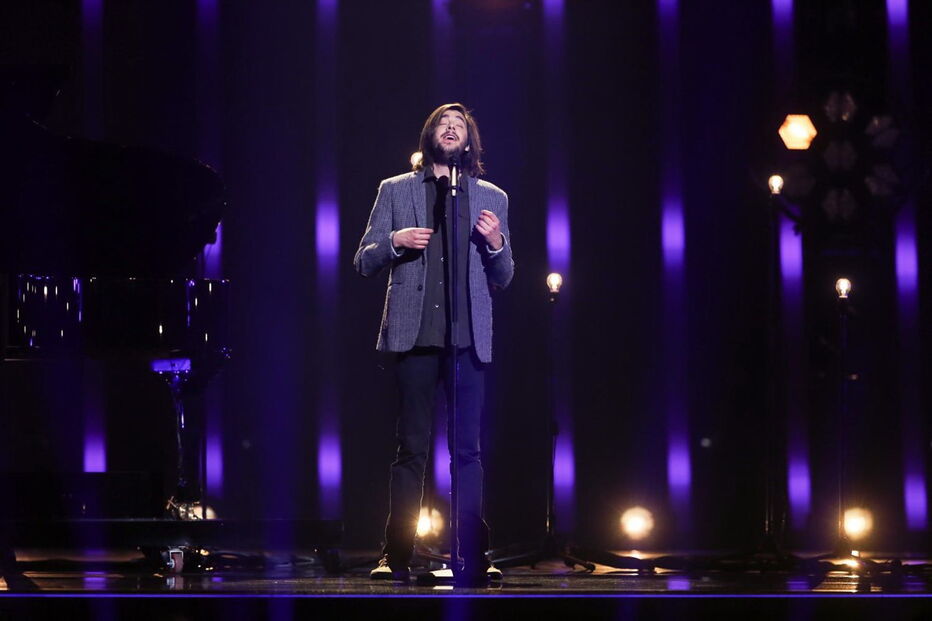 Salvador Sobral canta 