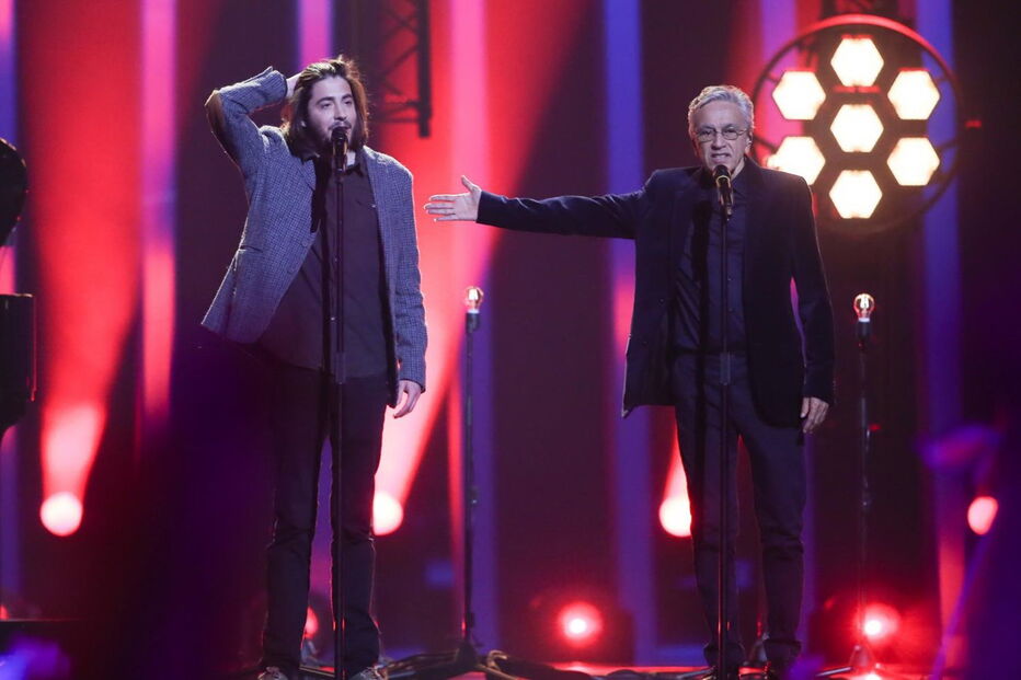 Salvador Sobral canta 