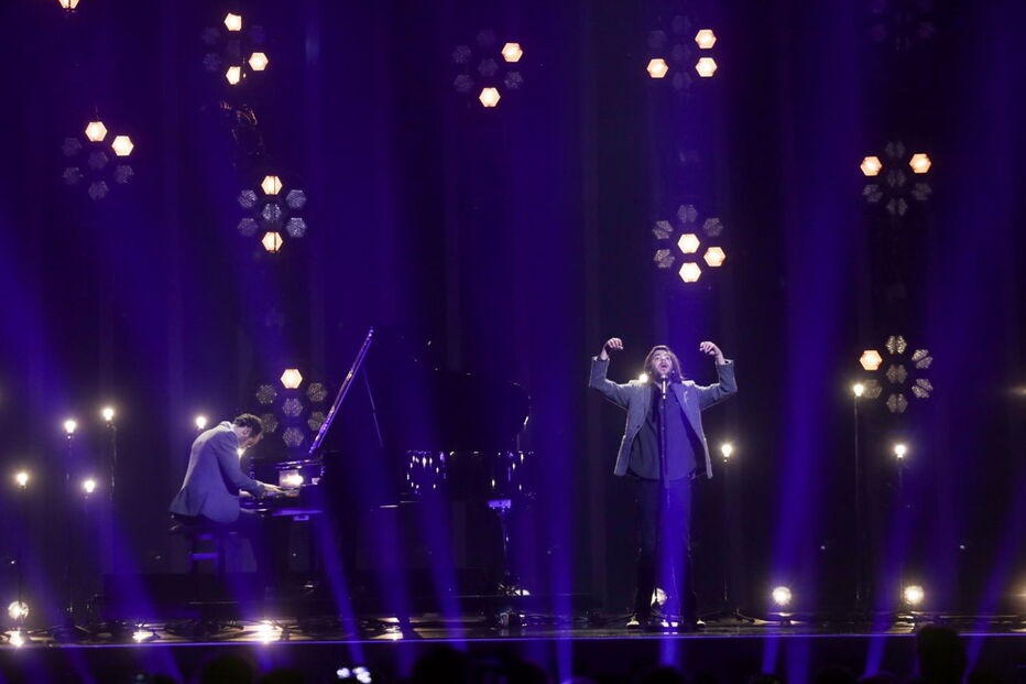 Salvador Sobral canta 