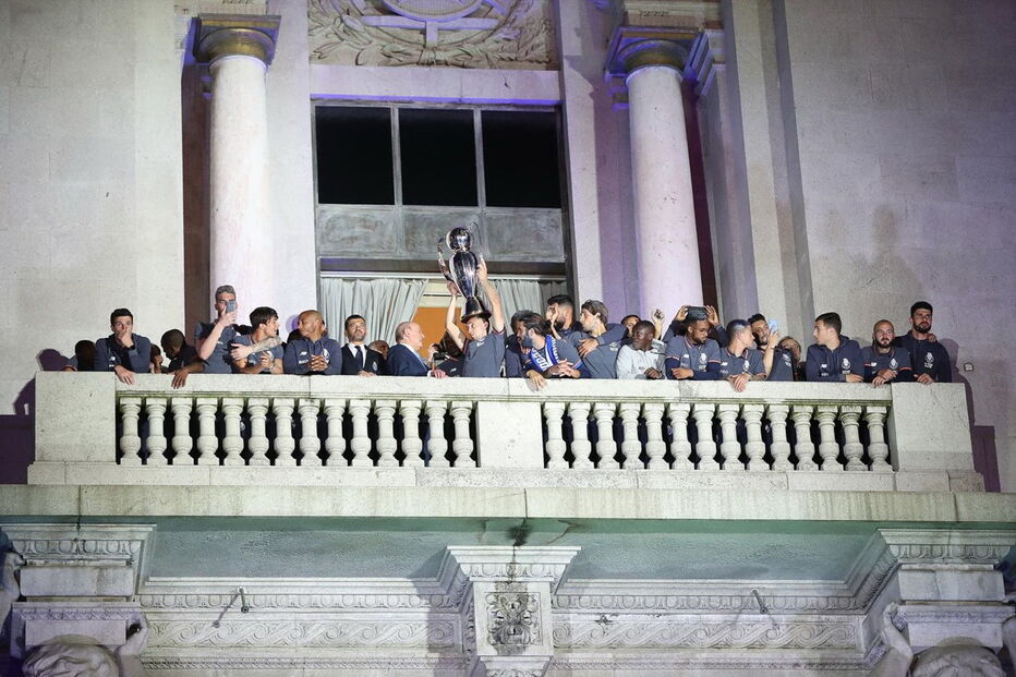FC Porto festeja título na varanda da Câmara