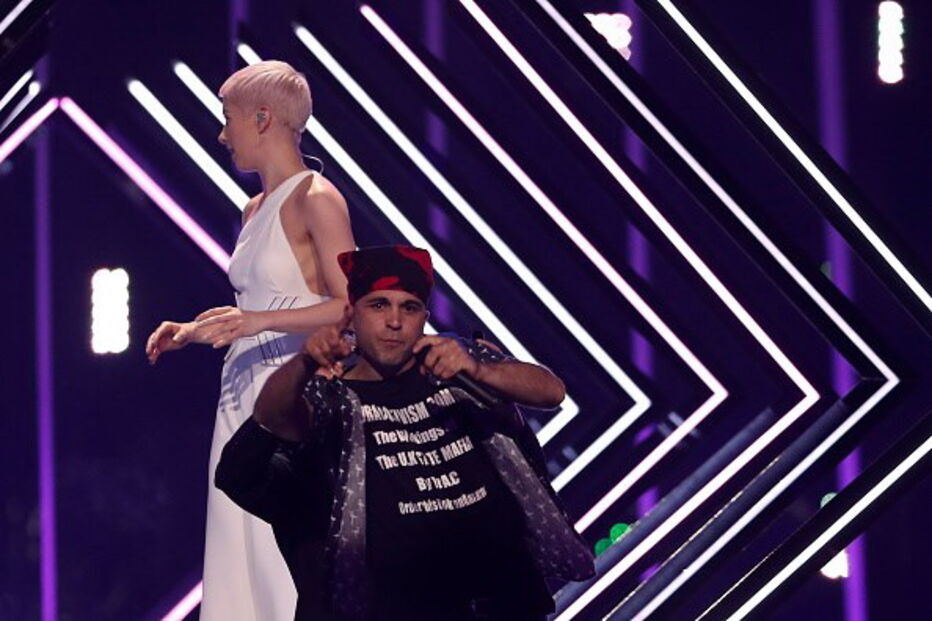 Homem invadiu o palco durante atuação do Reino Unido na Eurovisão em Lisboa