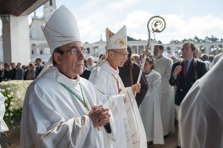 300 mil pessoas assistem a missa no Santuário de Fátima