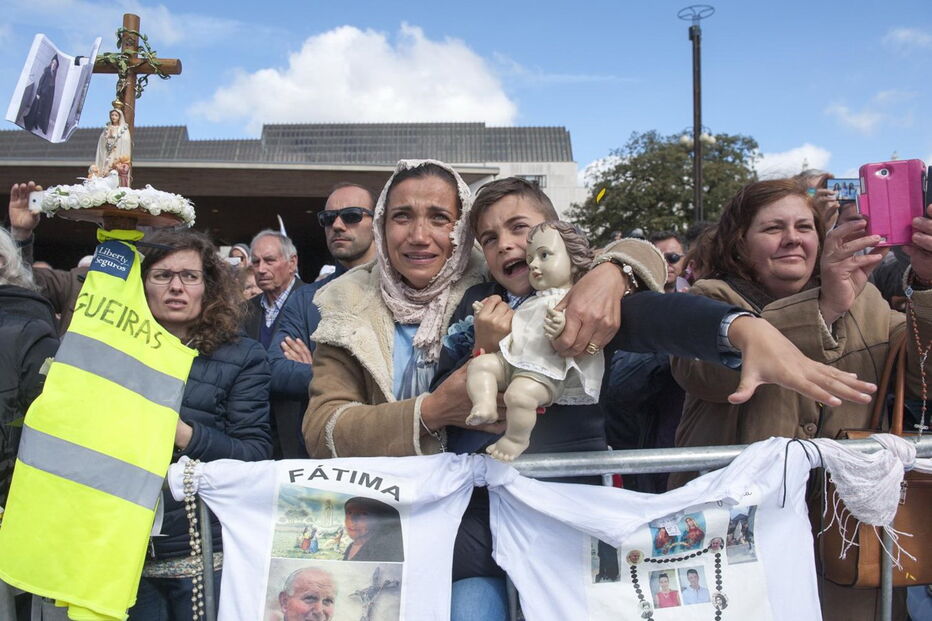 300 mil pessoas assistem a missa no Santuário de Fátima