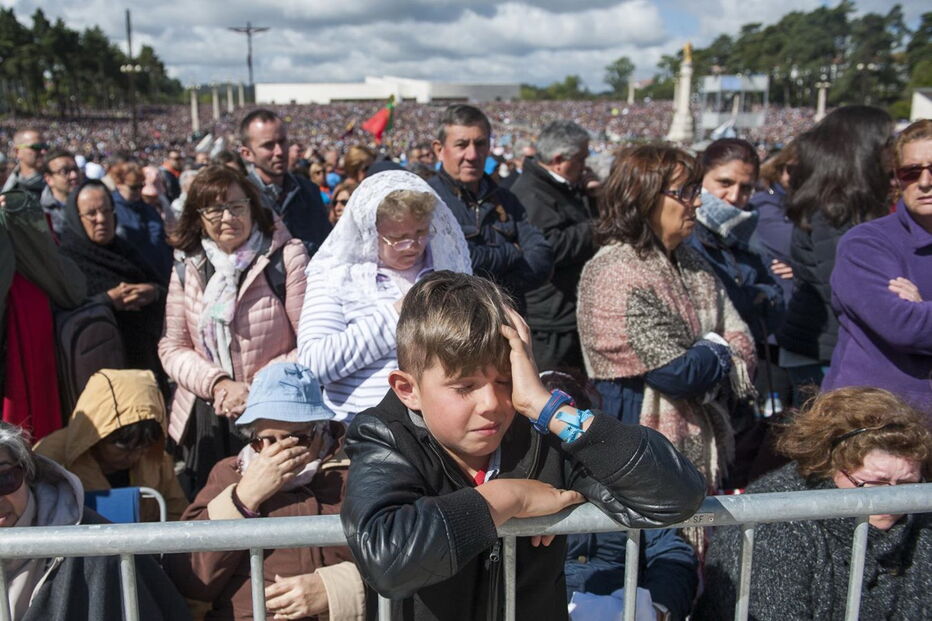 300 mil pessoas assistem a missa no Santuário de Fátima