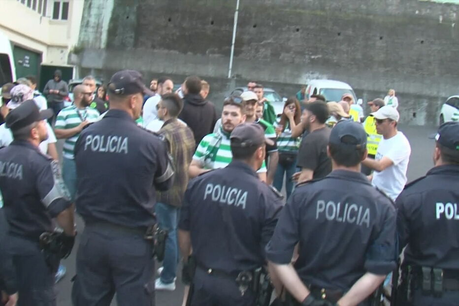 Adeptos do Sporting revoltados obrigam a reforço policial na Madeira