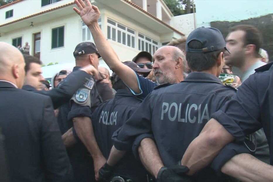 Adeptos do Sporting revoltados obrigam a reforço policial na Madeira