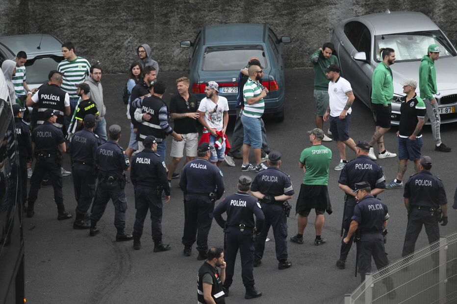 Adeptos do Sporting revoltados obrigam a reforço policial na Madeira