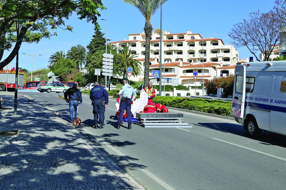 Bombeiros e INEM estiveram no local
