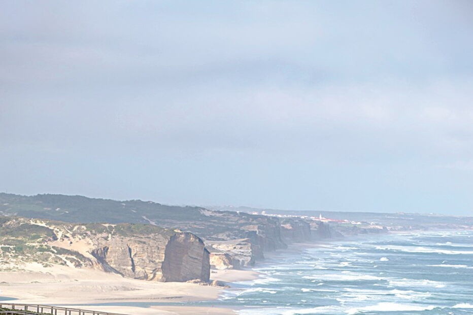 Passadiços de madeira permitem percorrer as arribas e contemplar a deslumbrante vista
