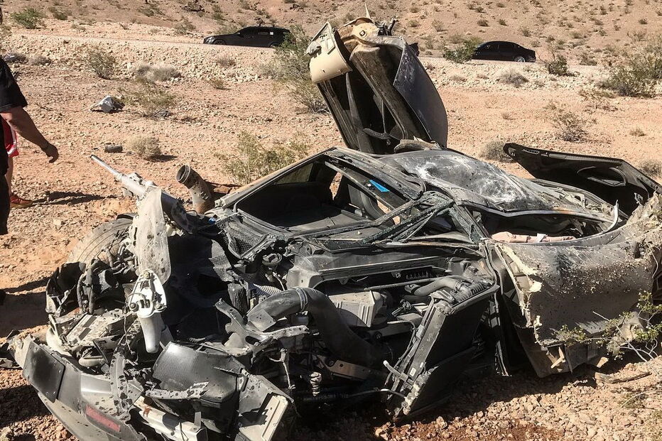 McLaren encontrado destruído no deserto, perto de Las Vegas