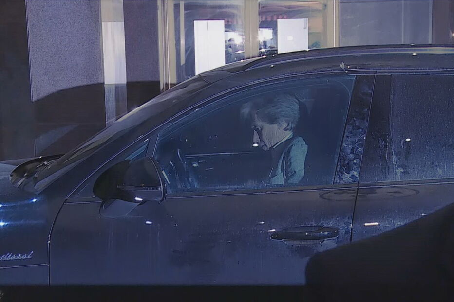 Jorge Jesus à saída do Ritz