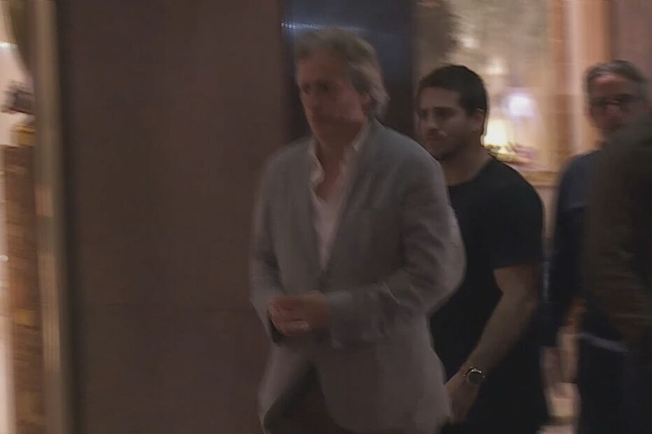 Jorge Jesus à saída do Ritz