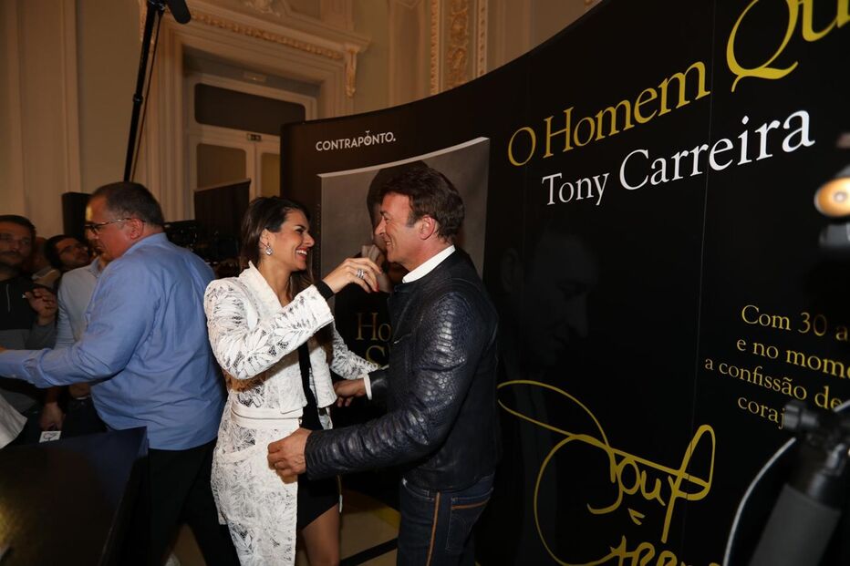 Cuca Roseta no lançamento de livro de Tony Carreira