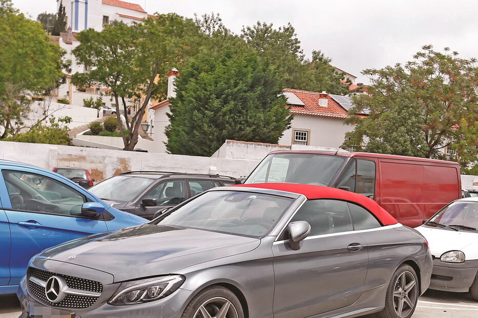 Mercedes usado por Walter Patrick e um cúmplice em assalto