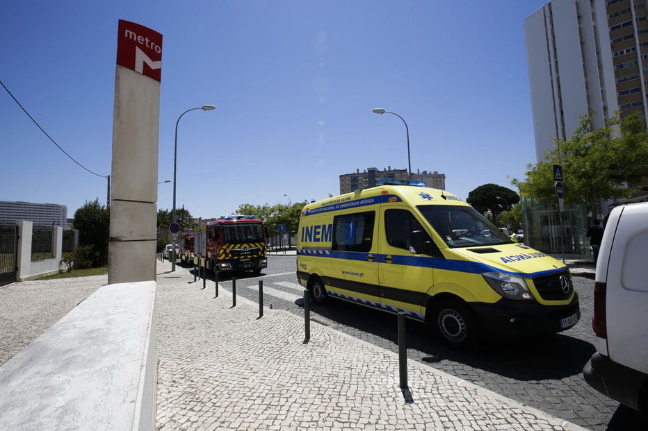 Elevador avariado na Ameixoeira