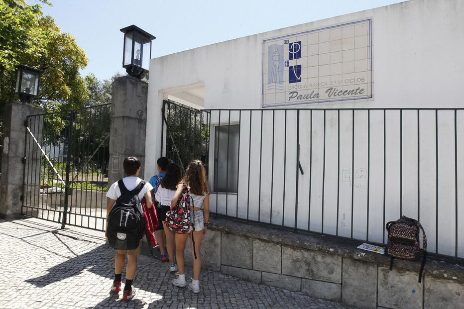 Escola Paula Vicente, em Lisboa, é uma das afetadas pela falta de professores, que tem prejudicado o ano letivo