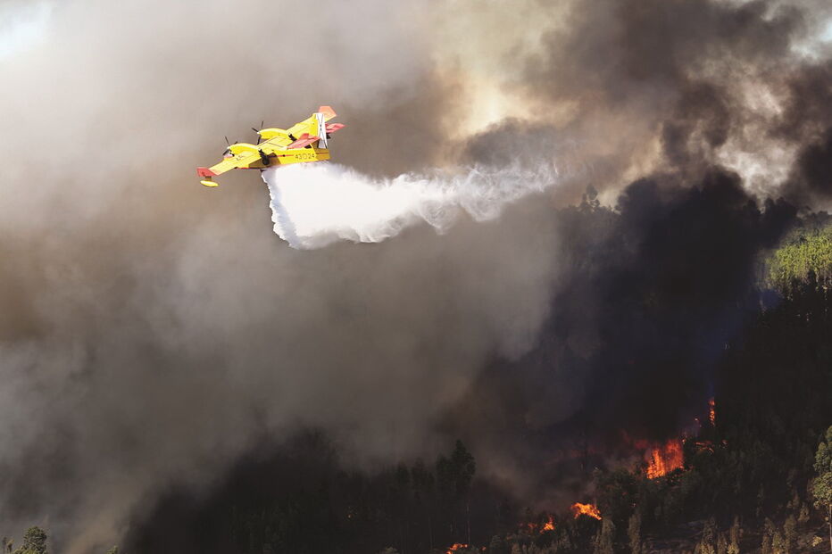 Nível 2 de prontidão dos meios de combate a incêndios começou a 15 de maio e o Governo ainda admite a falta de mais  28 meios aéreos 