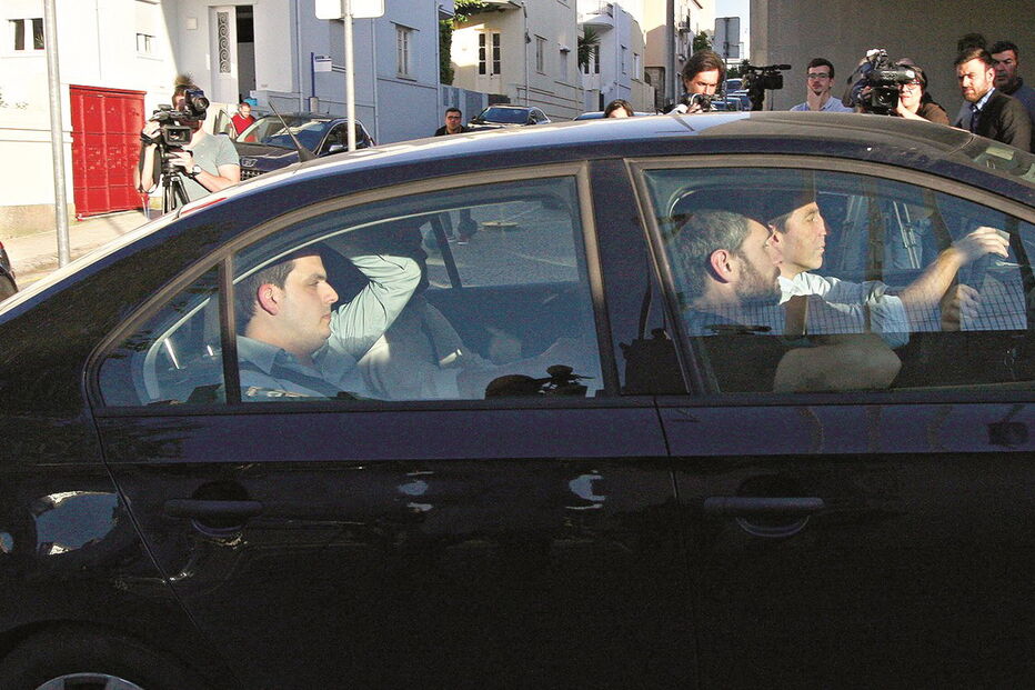 Os quatro detidos chegaram durante a tarde ao Porto, tendo passado a noite nos calabouços anexos à Judiciária  