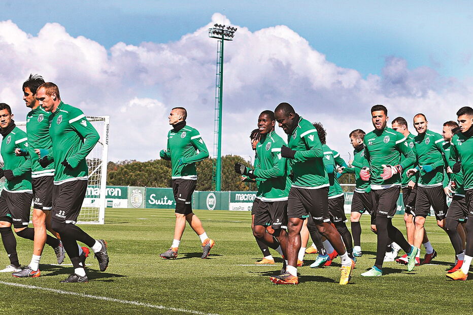 Plantel do Sporting está contra o presidente dos leões e exige que este se demita. Caso contrário, avançam com as rescisões dos contratos com o clube  