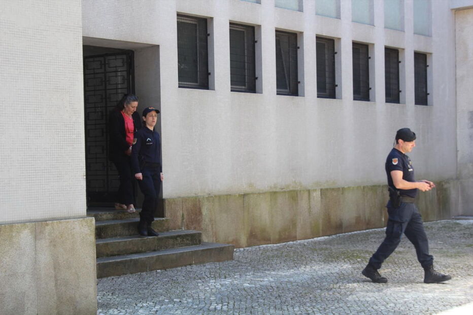 Sónia Vieira começou ontem a ser julgada por tentativa de  homicídio do inquilino 