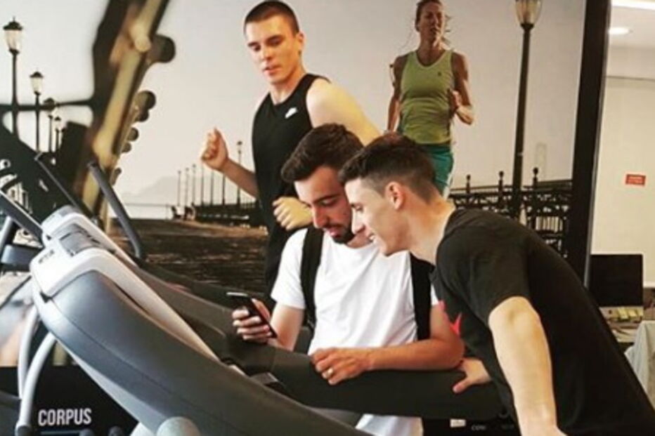 Jogadores do Sporting treinam no ginásio