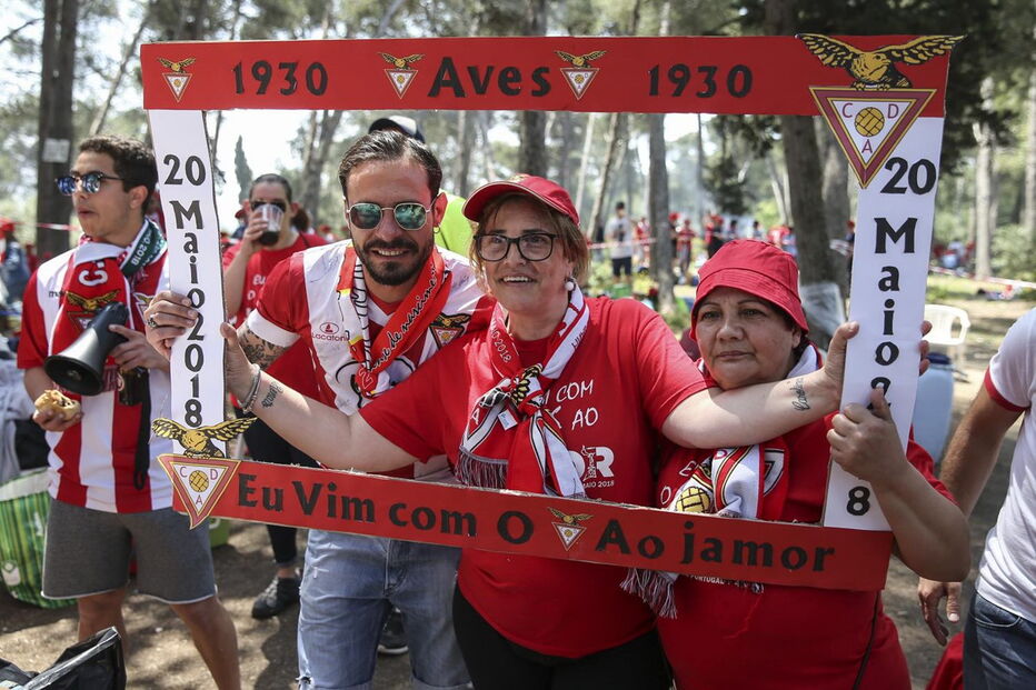 Adeptos do Aves fazem a festa no Jamor