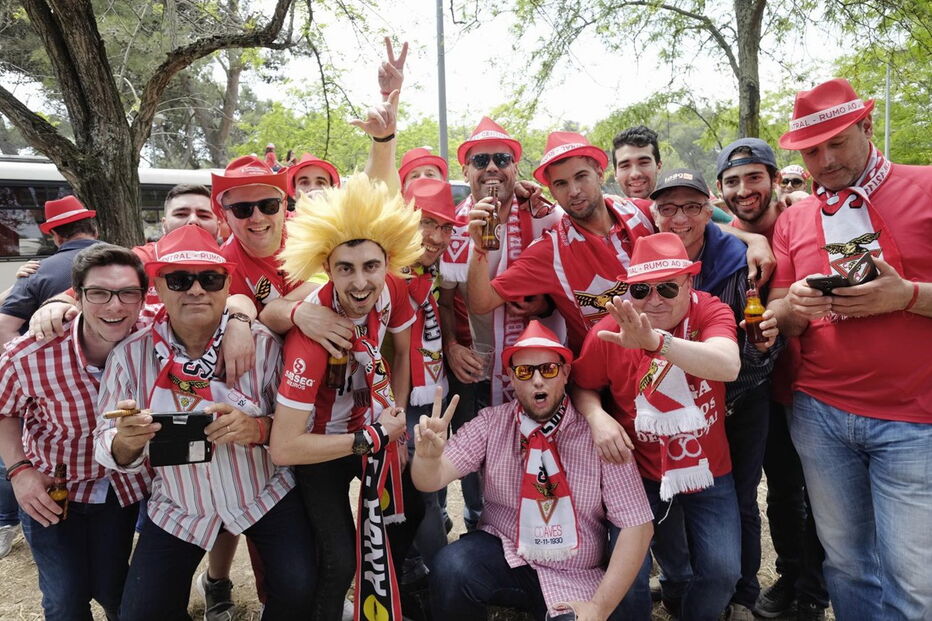Adeptos do Aves fazem a festa no Jamor