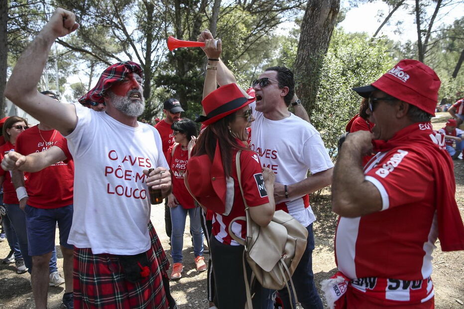 Adeptos do Aves fazem a festa no Jamor	