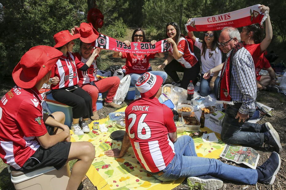 Adeptos do Aves fazem a festa no Jamor	