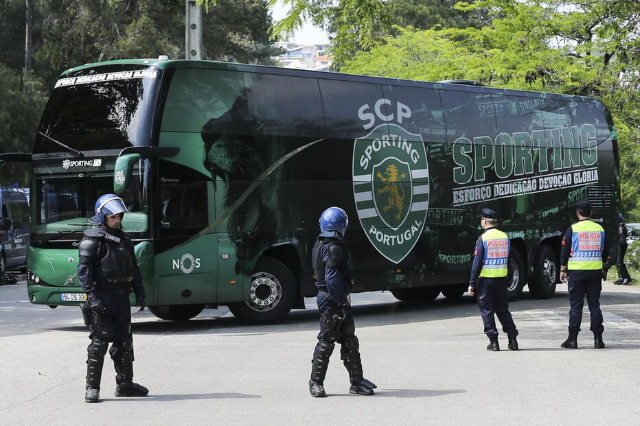 Autocarro do Sporting a chegar ao Jamor