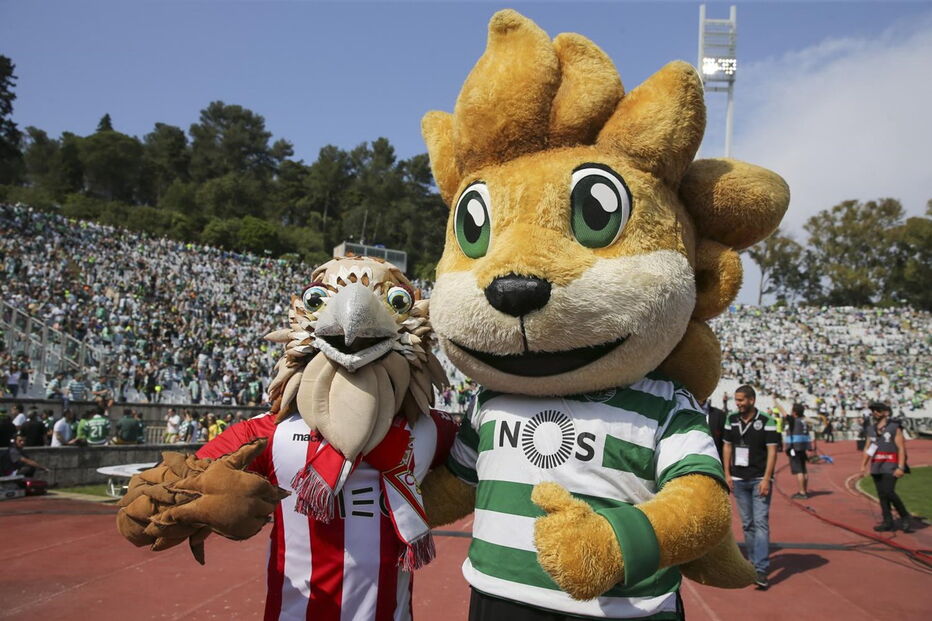 As mascotes dos dois clubes 