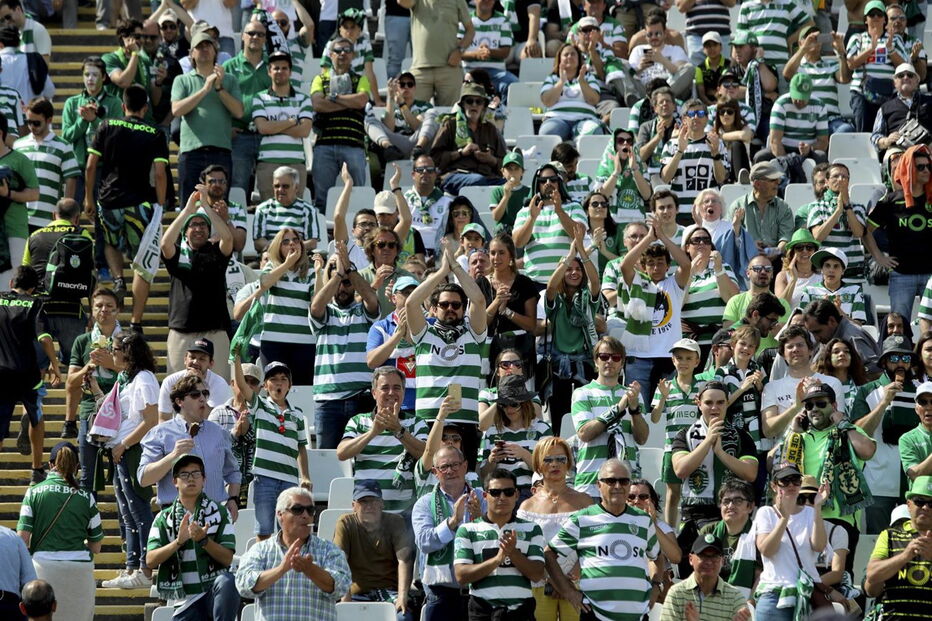 Adeptos do Sporting esta tarde no Jamor