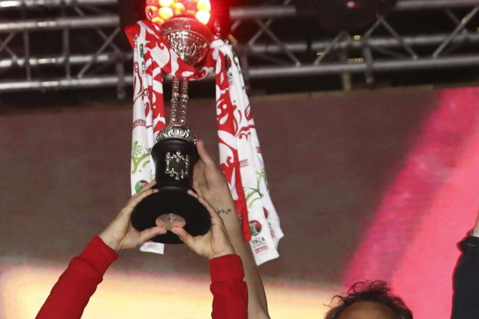 Vila das Aves não dormiu para receber os heróis do Jamor esta madrugada