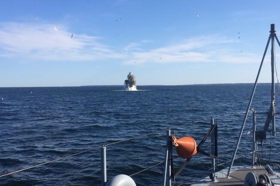 Mergulhadores da Marinha encontraram mina russa e torpedo alemão no mar Báltico