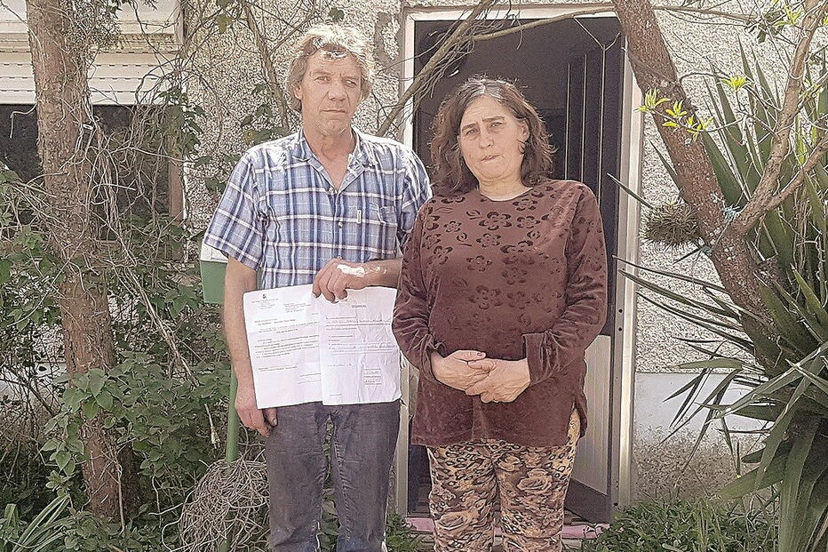 Adélia Mendes e o marido, José Costa, estão revoltados com o adiamento