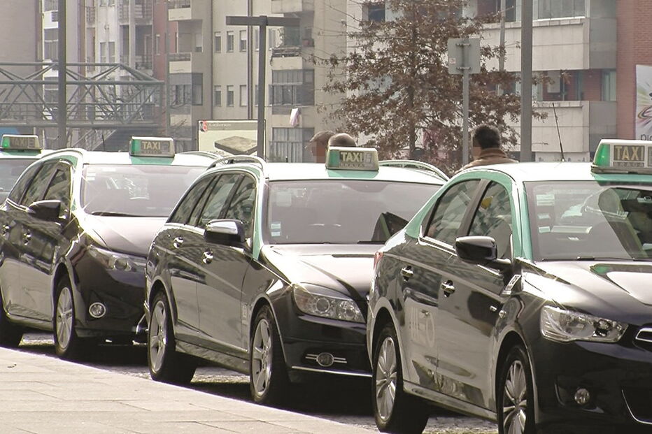 Taxistas eram encaminhados para zonas mais isoladas e, posteriormente, atacados com violência pelo assaltante 